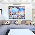 Spacious 3-Br With Terrace In Dizengoff
