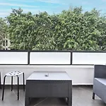Spacious 3-Br With Terrace In Dizengoff