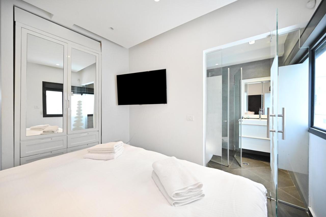 Spacious 3-br With Terrace In Dizengoff