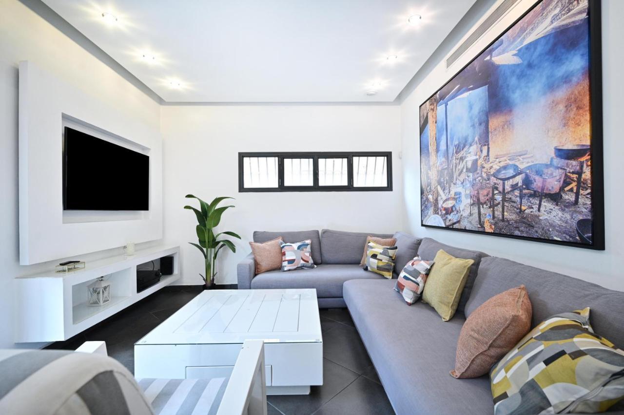 Apartment Spacious 3-br With Terrace In Dizengoff