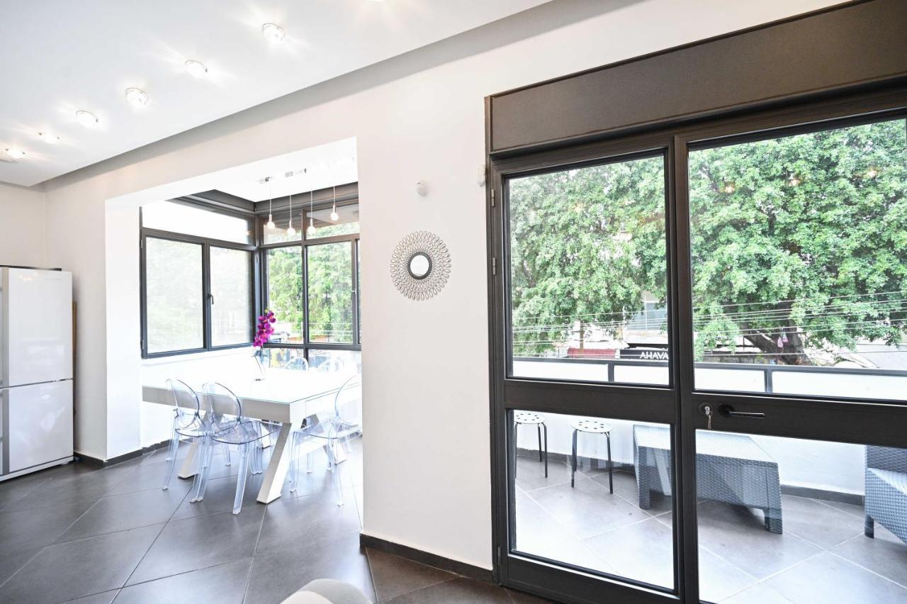Apartment Spacious 3-br With Terrace In Dizengoff *