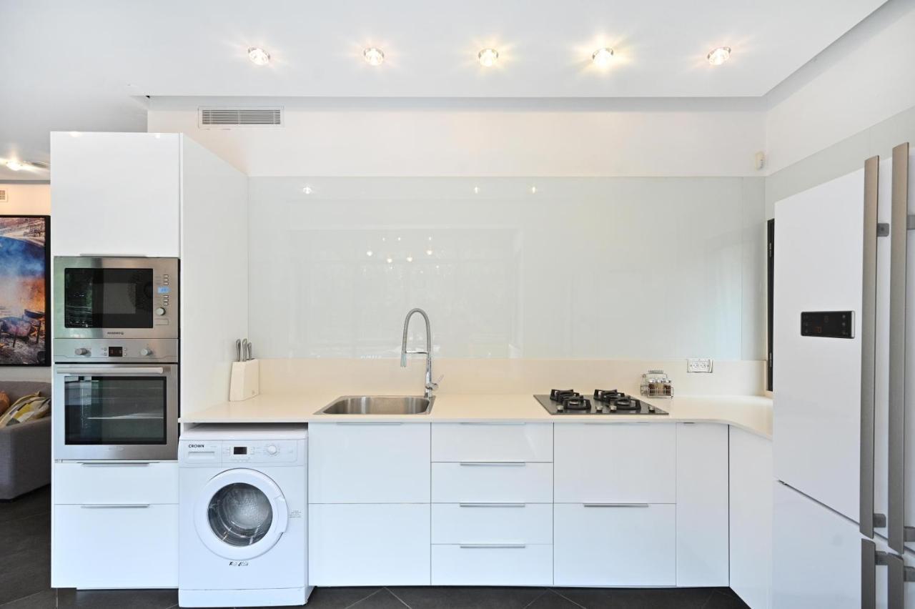 Spacious 3-br With Terrace In Dizengoff *