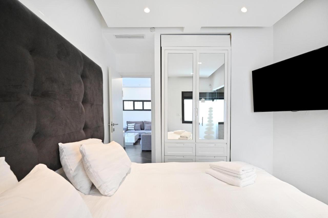 Spacious 3-br With Terrace In Dizengoff *
